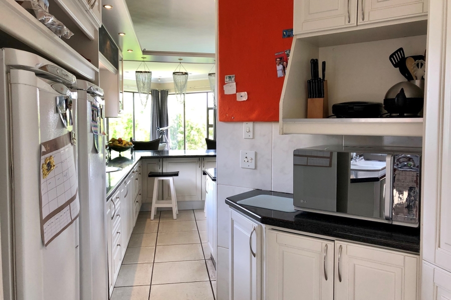 7 Bedroom Property for Sale in Plattekloof Western Cape